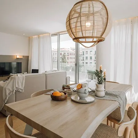 Talamone - 2 Bedrooms And Balcony In Alvalade Lisbona